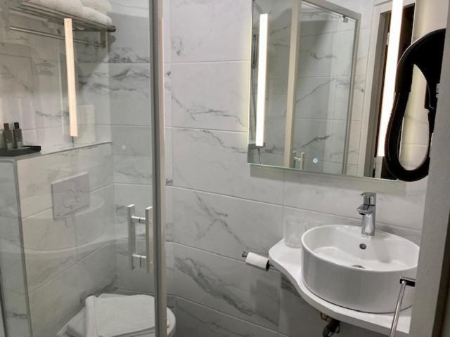 Hotel Coeur De Loire Nantes Bagian luar foto